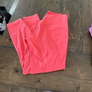 Pink lululemon tights size 6 excellent condition